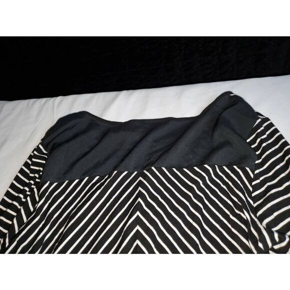 Chicos Size 2 Striped blouse NWOT - Picture 8 of 11